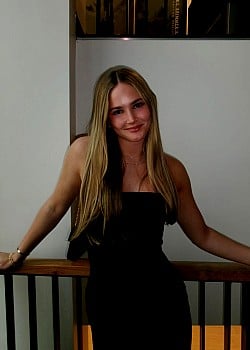 Sarah Holcomb